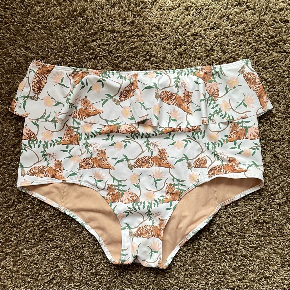 Kortni Jeane Peplum Bottoms